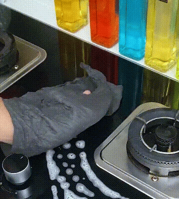 ✨ SWIVO Magic Cleaning Cloth – Wipe Instantly, Shine Effortlessly! 🧼✨